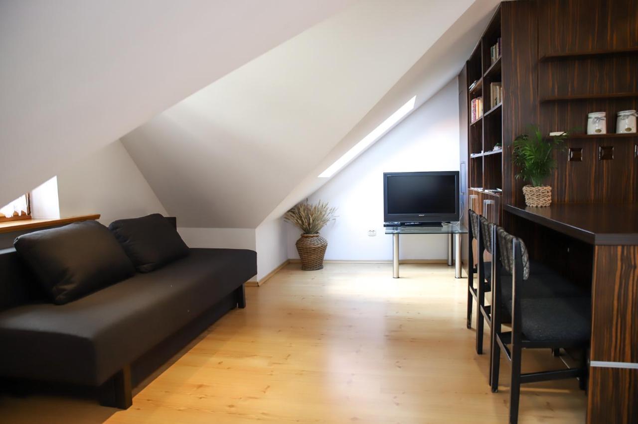 Lovely Apartment In City Center Of Jelenia Gora. Exteriör bild
